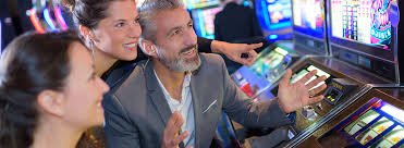 Antarmuka aplikasi mobile gbo500 menampilkan permainan slot dan pasar sportsbook